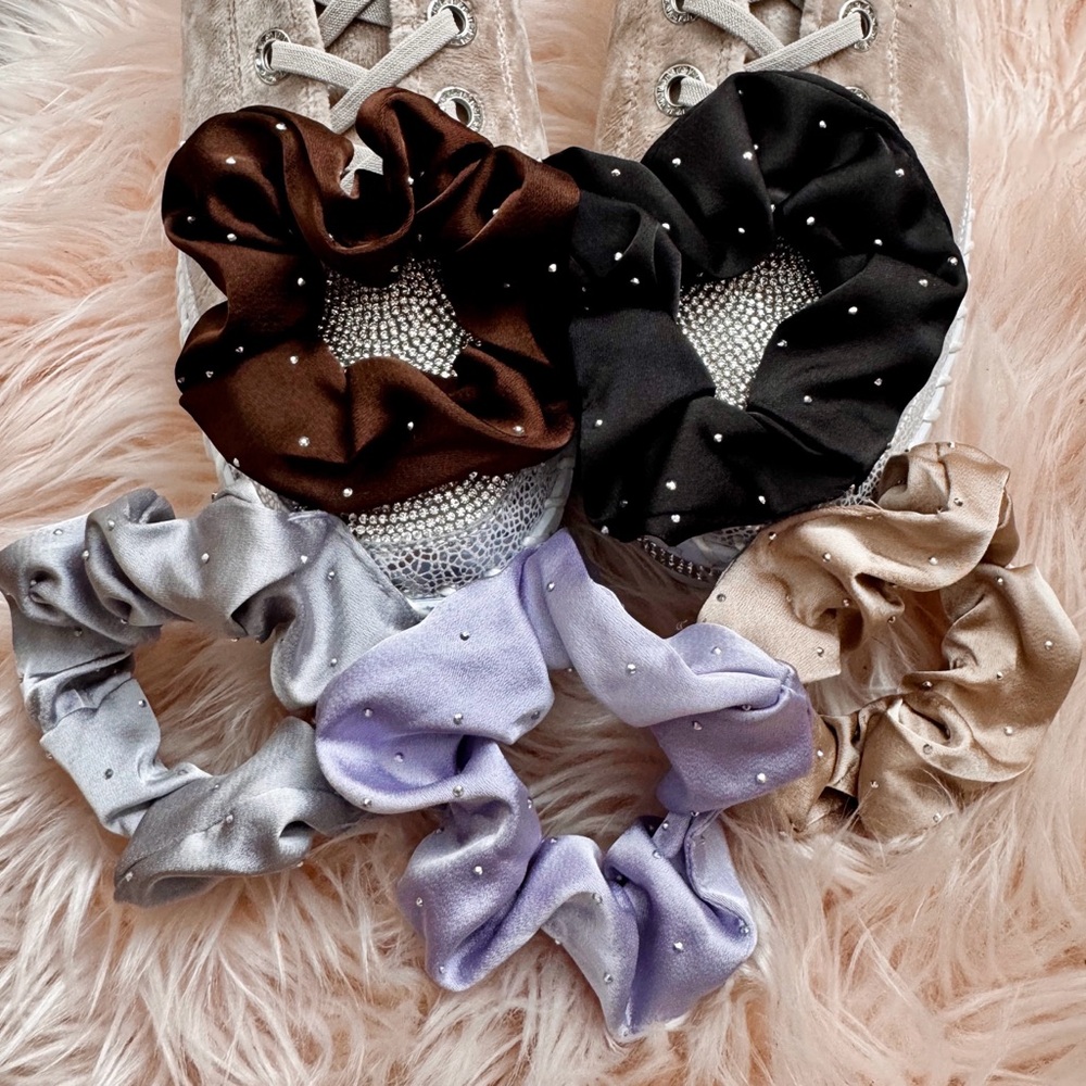 Set of 5 rhinestone Scrunchies New